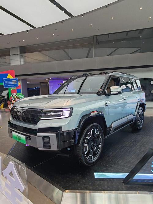 深圳54比亚迪方程豹硬派越野的爆款，英菲尼迪35周年与你共成长